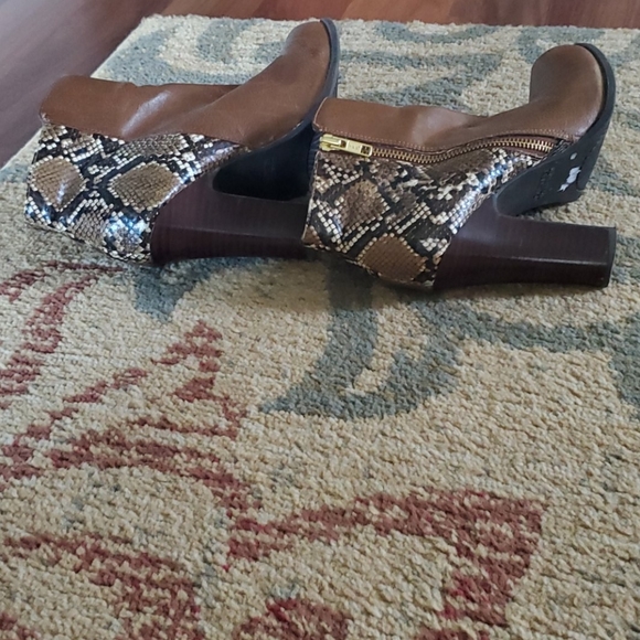 Kenneth Cole ankle boots Size 6.5 - Picture 3 of 4